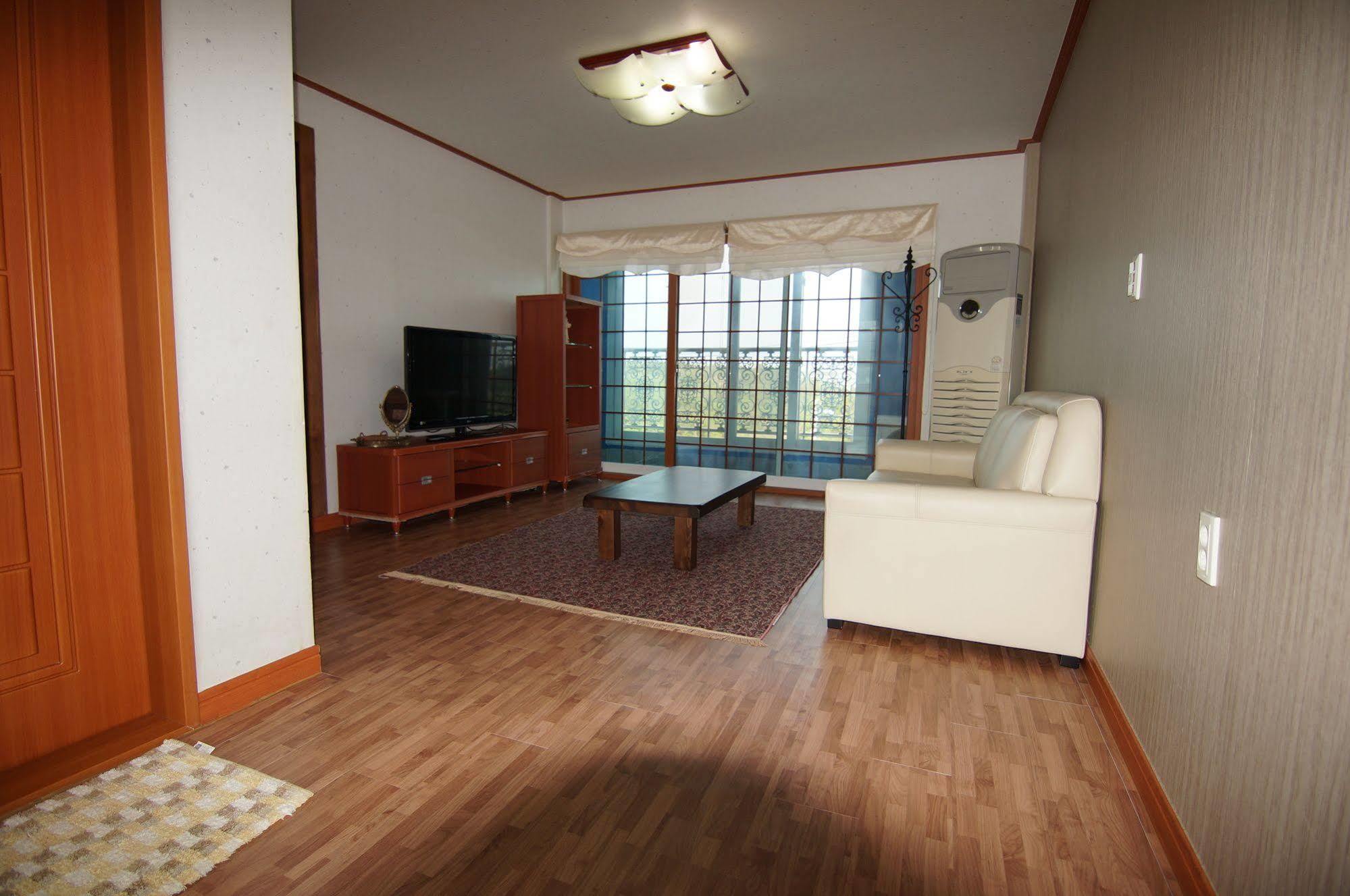 Yerae Pension Seogwipo Exterior photo