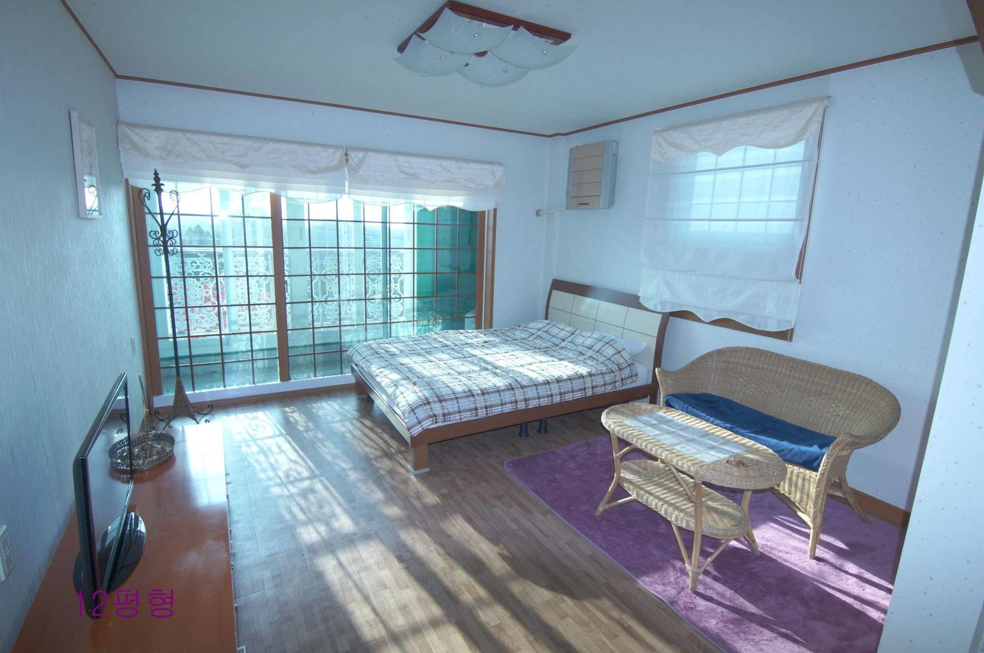 Yerae Pension Seogwipo Exterior photo